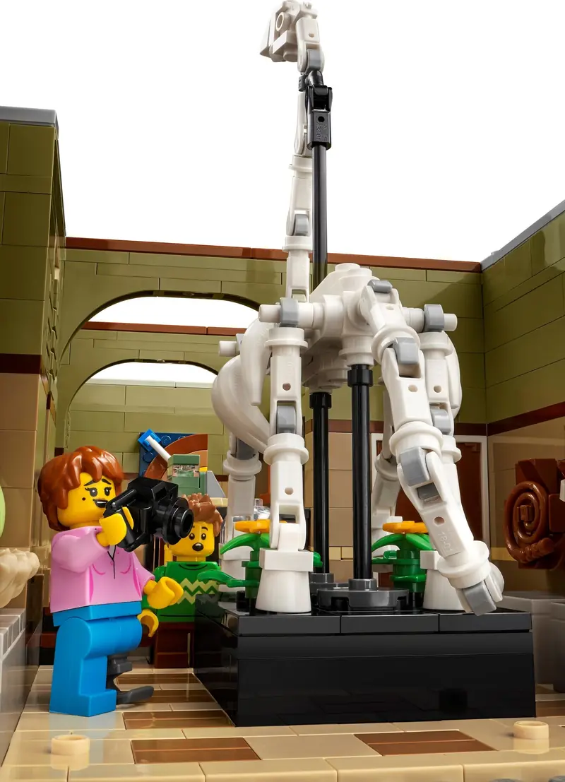 LEGO 10326 Muzeum Historii Naturalnej zdjęcie 9
