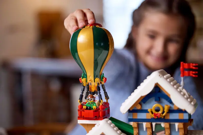 LEGO 10339 Poczta Świętego Mikołaja zdjęcie 14