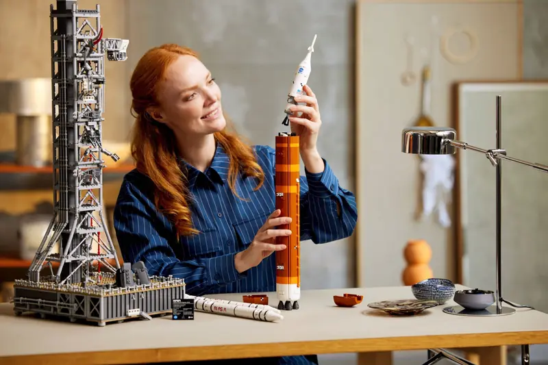 LEGO 10341 Rakieta SLS NASA Artemis zdjęcie 8