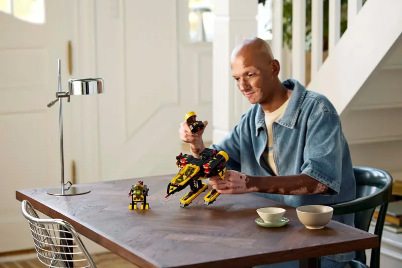 LEGO 10355 Blacktron Renegade zdjęcie 12