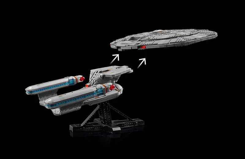 LEGO 10356 Star Trek: U.S.S. Enterprise NCC-1701-D zdjęcie 12