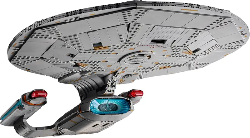 LEGO 10356 Star Trek: U.S.S. Enterprise NCC-1701-D zdjęcie 4