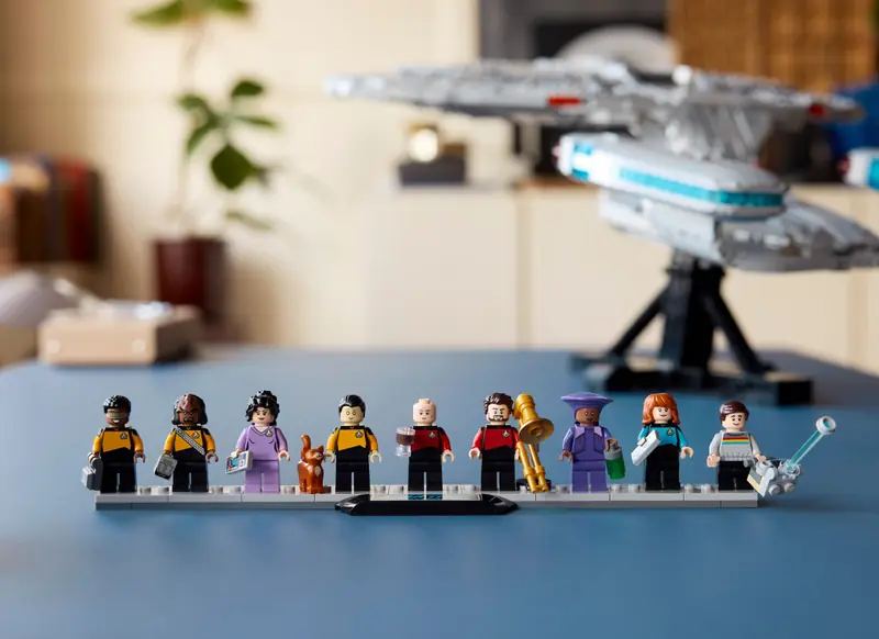 LEGO 10356 Star Trek: U.S.S. Enterprise NCC-1701-D zdjęcie 22