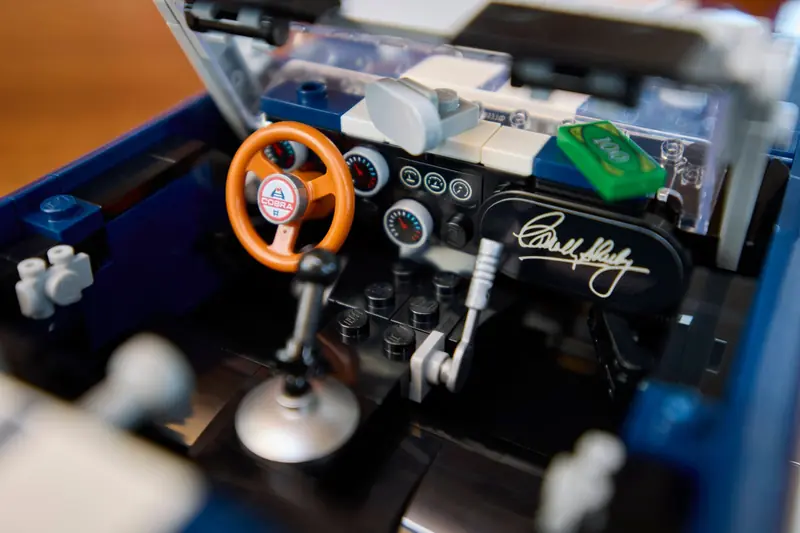 LEGO 10357 Shelby Cobra 427 S/C zdjęcie 13
