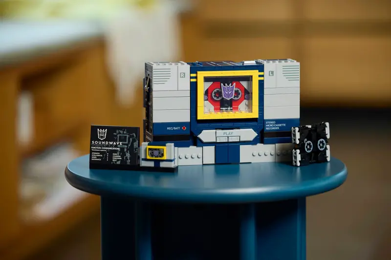 LEGO 10358 Transformers: Soundwave zdjęcie 9