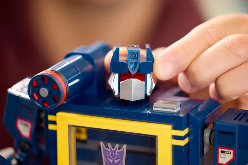 LEGO 10358 Transformers: Soundwave zdjęcie 14