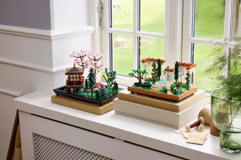 LEGO 10359 Fontanna w ogrodzie zdjęcie 11