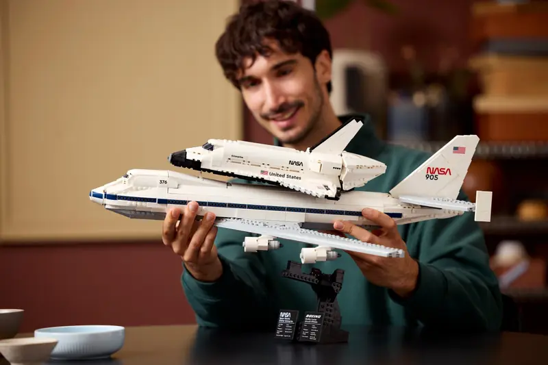 LEGO 10360 Nosiciel wahadłowców zdjęcie 9