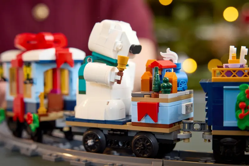LEGO 10361 Świąteczny ekspres zdjęcie 15