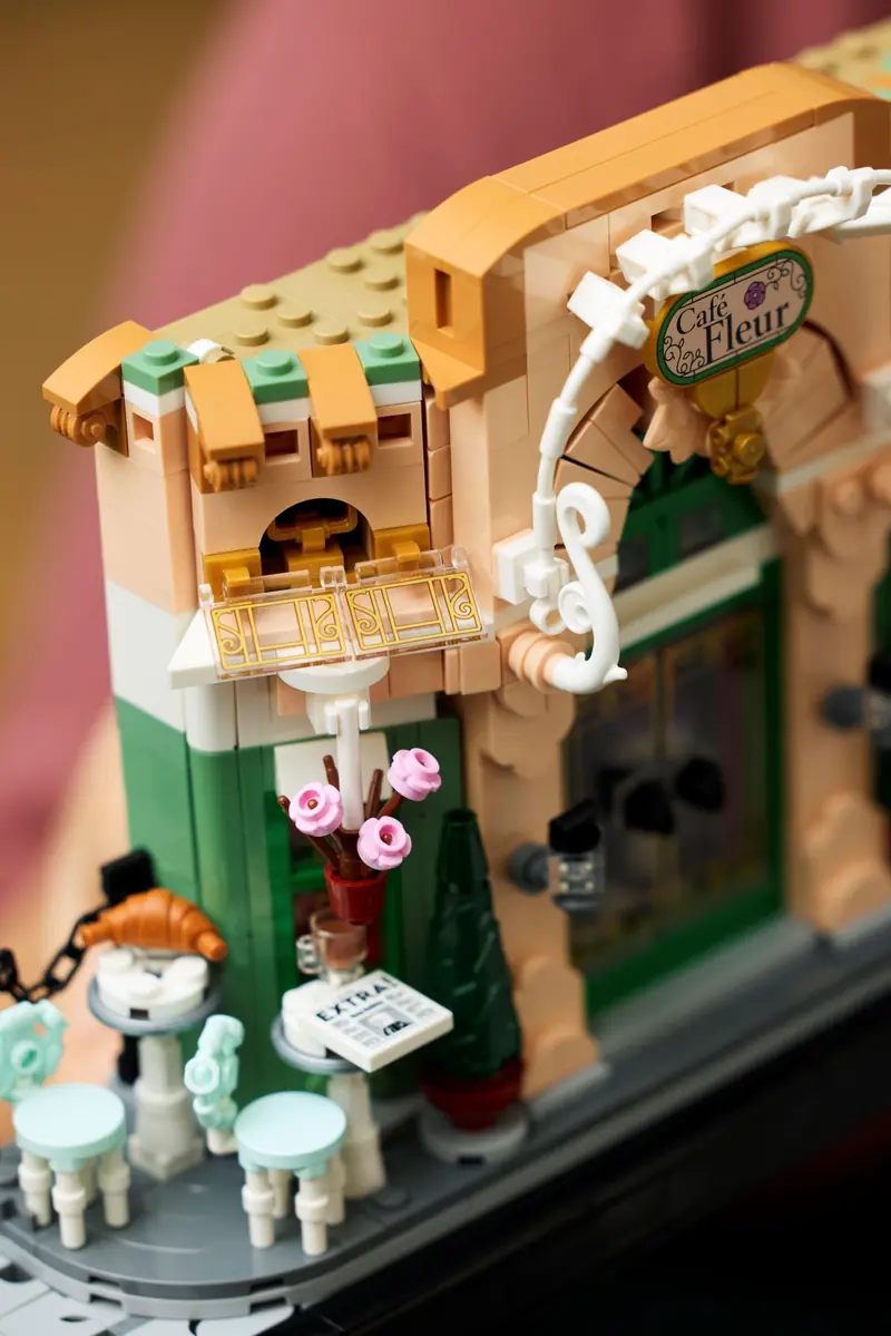 LEGO 10362 Francuska kawiarenka zdjęcie 8