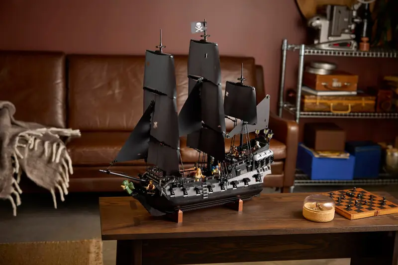 LEGO 10365 Statek piracki kapitana Jacka Sparrowa zdjęcie 12