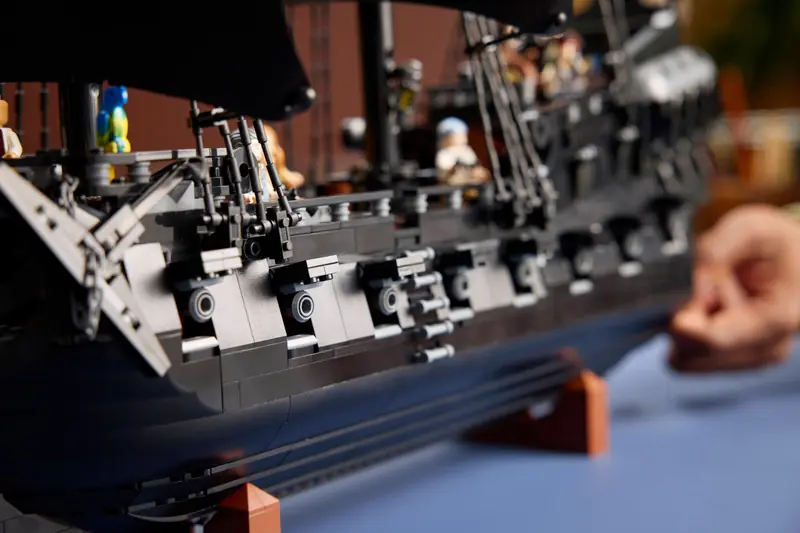 LEGO 10365 Statek piracki kapitana Jacka Sparrowa zdjęcie 20