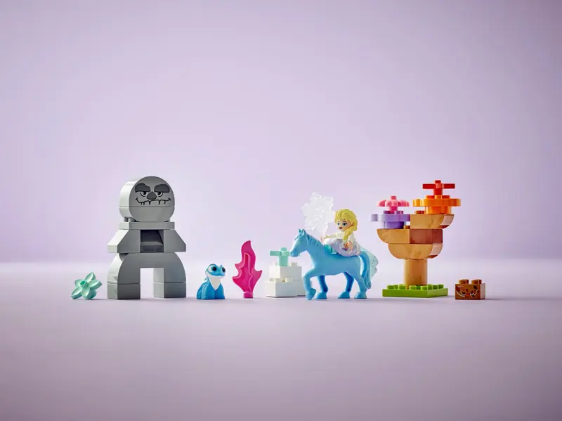 LEGO 10418 Elza i Bruni w Zaczarowanym Lesie zdjęcie 6