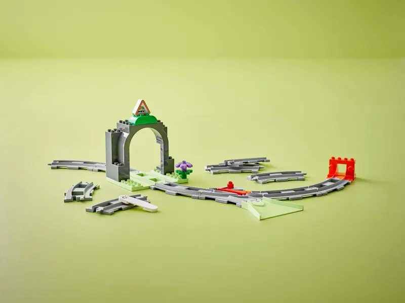 LEGO 10425 Tunel i tory kolejowe - zestaw rozszerzający zdjęcie 8