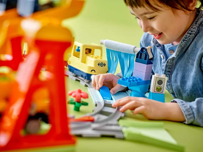 LEGO 10428 Duży interaktywny pociąg miejski zdjęcie 10