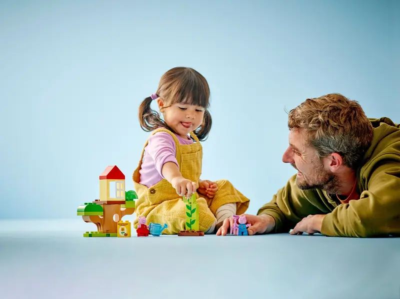 LEGO 10431 Ogród i domek na drzewie Peppy zdjęcie 4