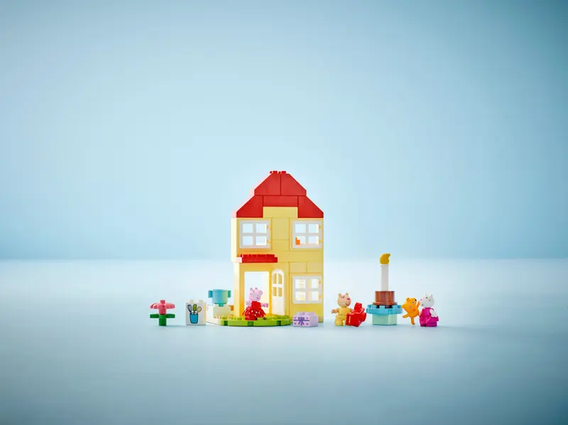 LEGO 10433 Urodzinowy domek Peppy zdjęcie 6