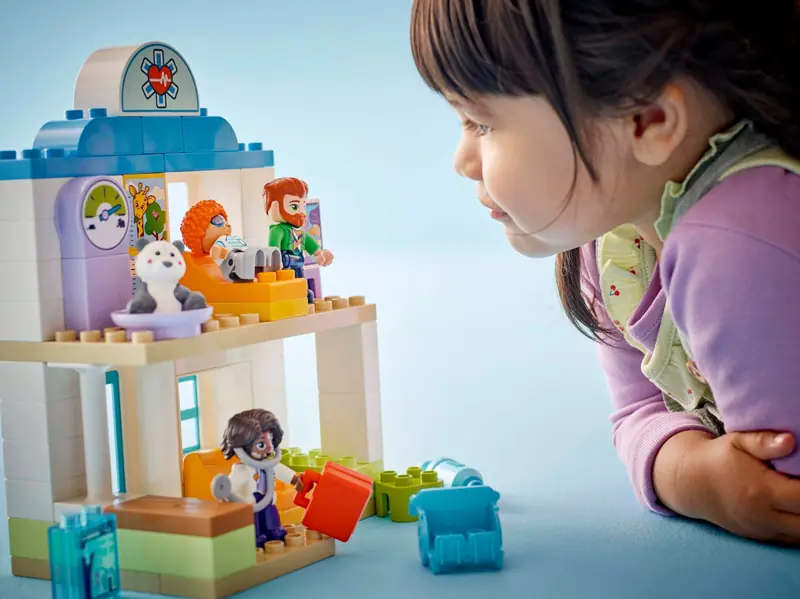 LEGO 10449 Pierwszy raz: Wizyta u lekarza zdjęcie 9