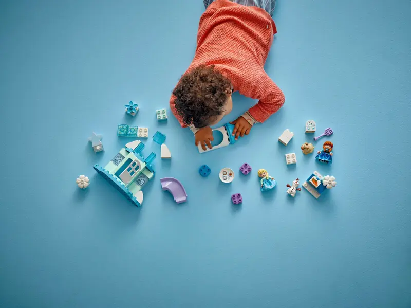 LEGO 10455 Przyjęcie w lodowym zamku Anny i Elzy zdjęcie 7