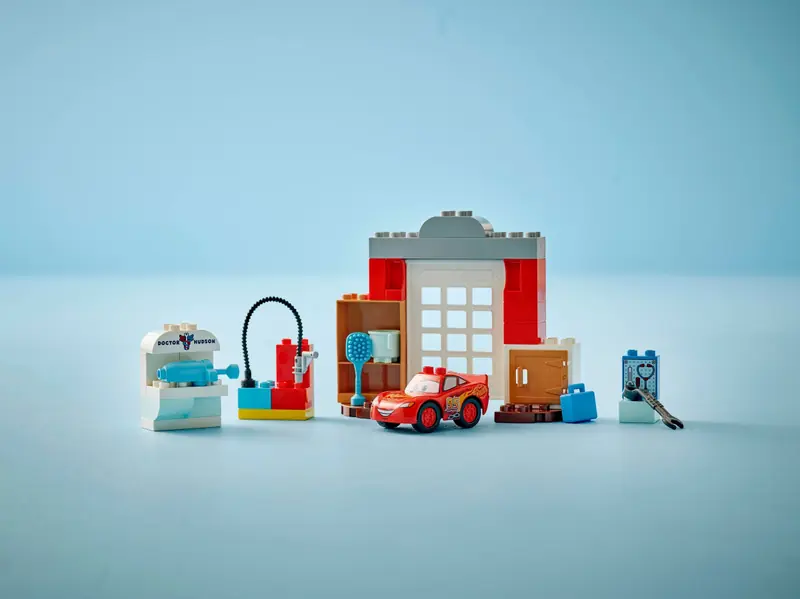 LEGO 10456 Wizyta McQueena w warsztacie Wójta zdjęcie 7