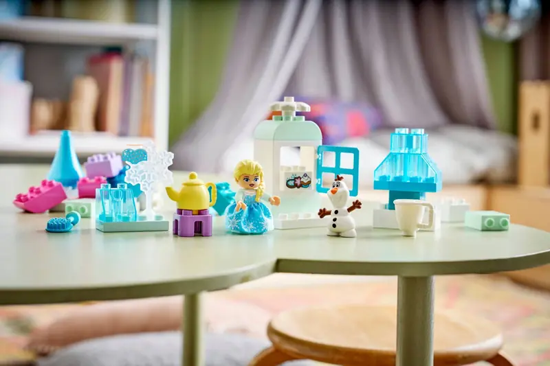 LEGO 10462 Kraina Lodu Kreatywne pudełko z Elzą i Olafem zdjęcie 7