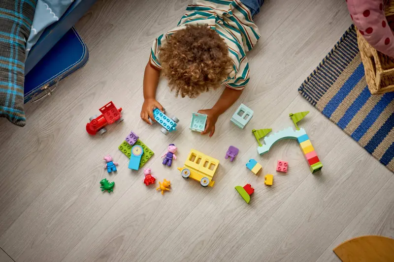 LEGO 10466 Podróż pociągiem z Dziadkiem Świnką zdjęcie 8