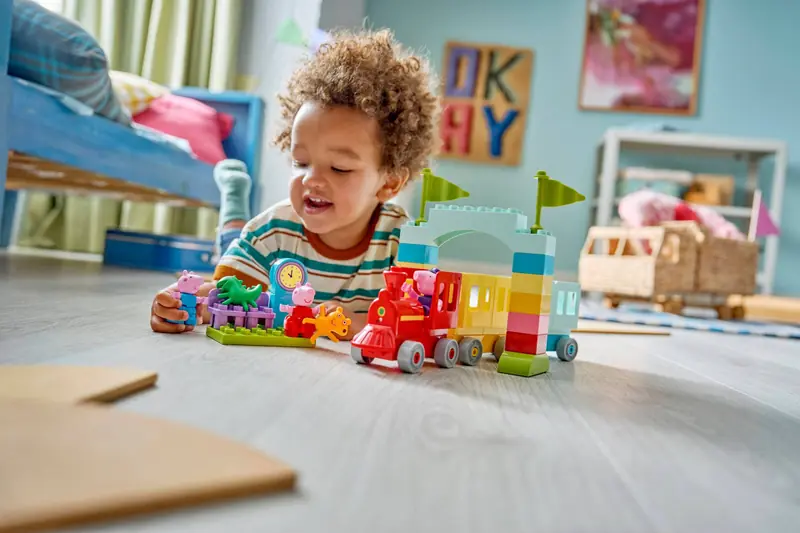 LEGO 10466 Podróż pociągiem z Dziadkiem Świnką zdjęcie 9