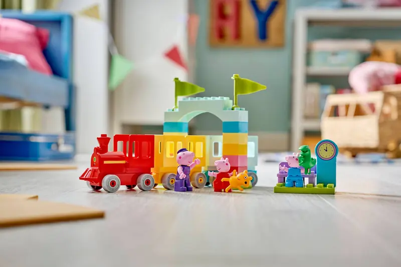LEGO 10466 Podróż pociągiem z Dziadkiem Świnką zdjęcie 10