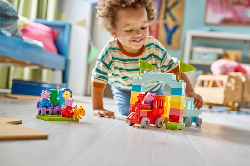 LEGO 10466 Podróż pociągiem z Dziadkiem Świnką zdjęcie 7