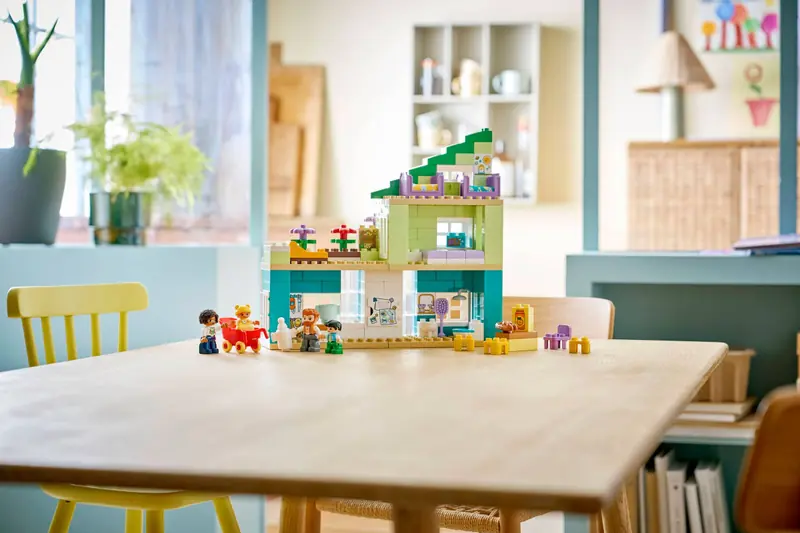 LEGO 10470 Nowoczesny dom rodzinny 3 w 1 z figurkami zdjęcie 7