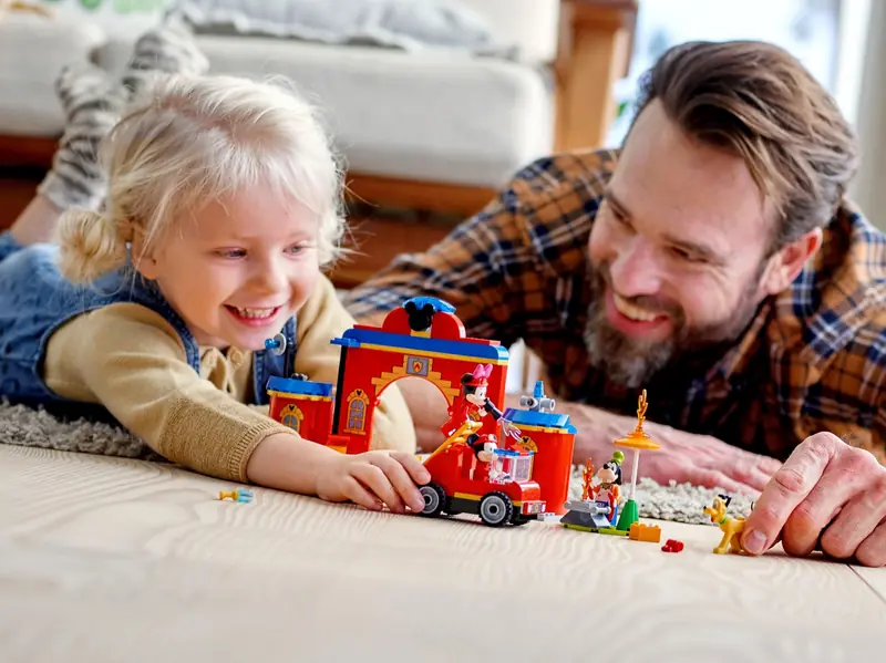 LEGO 10776 Remiza i wóz strażacki Myszki Miki i przyjaciół zdjęcie 9