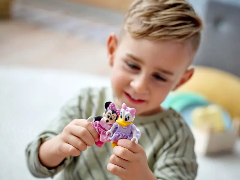 LEGO 10942 Dom i kawiarnia Myszki Minnie zdjęcie 15