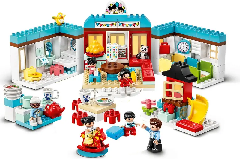 LEGO 10943 Szczęśliwe chwile z dzieciństwa zdjęcie 2