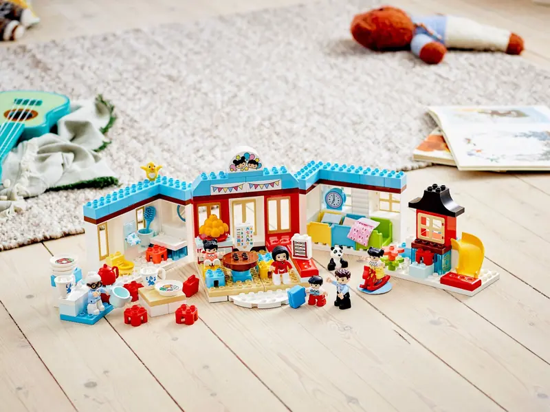 LEGO 10943 Szczęśliwe chwile z dzieciństwa zdjęcie 10