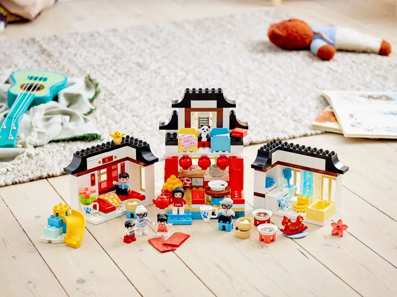 LEGO 10943 Szczęśliwe chwile z dzieciństwa zdjęcie 11
