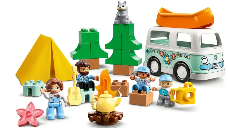LEGO 10946 Rodzinne biwakowanie