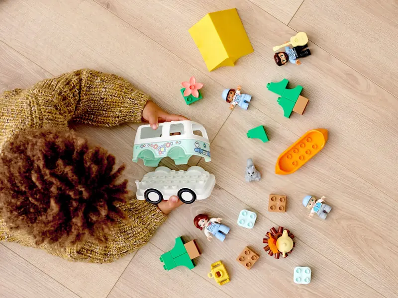 LEGO 10946 Rodzinne biwakowanie zdjęcie 11