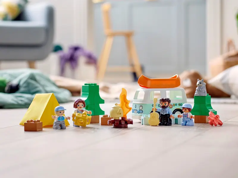 LEGO 10946 Rodzinne biwakowanie zdjęcie 13