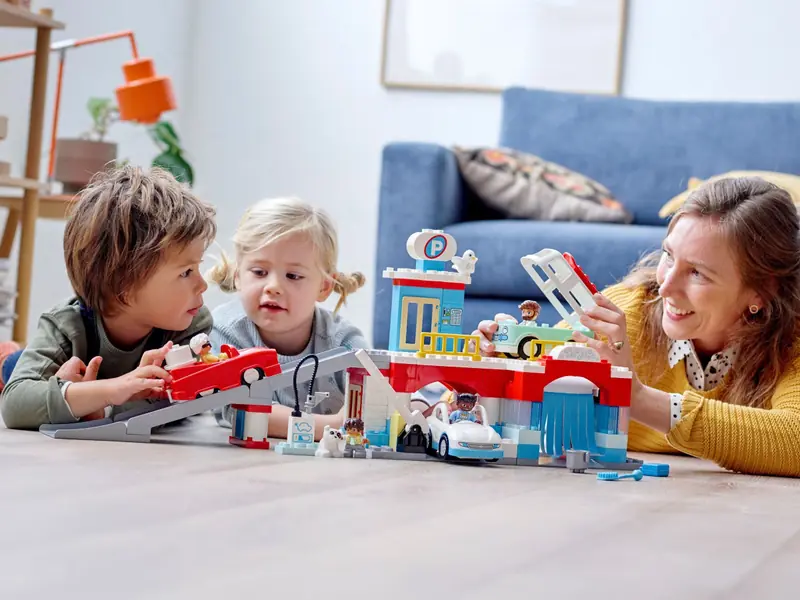 LEGO 10948 Parking piętrowy i myjnia samochodowa zdjęcie 12
