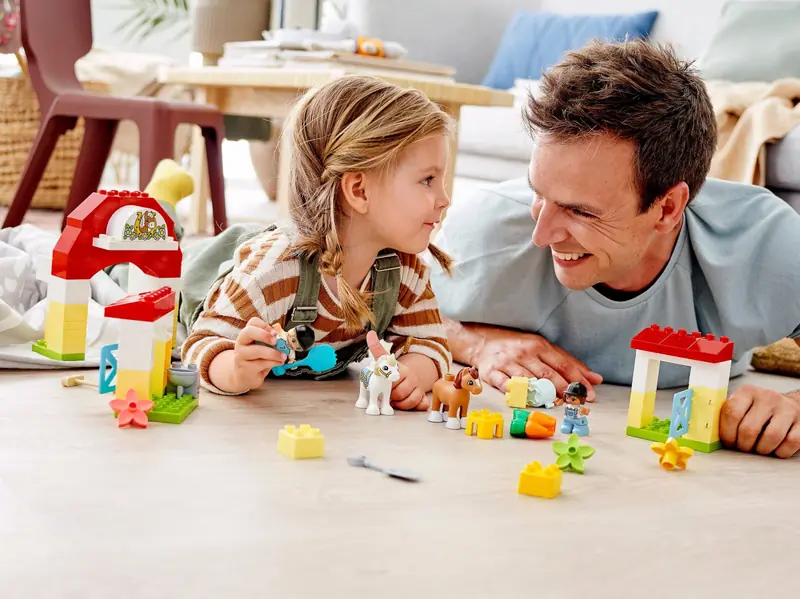 LEGO 10951 Stadnina i kucyki zdjęcie 10