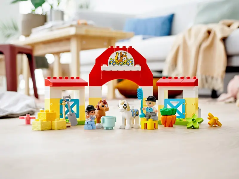 LEGO 10951 Stadnina i kucyki zdjęcie 11
