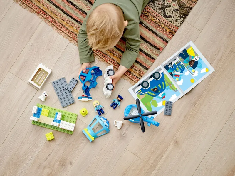 LEGO 10959 Posterunek policji i helikopter zdjęcie 8
