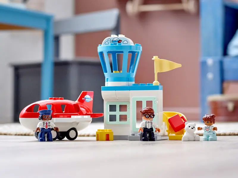 LEGO 10961 Samolot i lotnisko zdjęcie 13