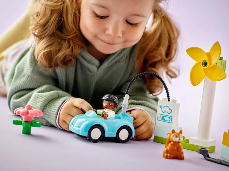 LEGO 10985 Turbina wiatrowa i samochód elektryczny zdjęcie 7