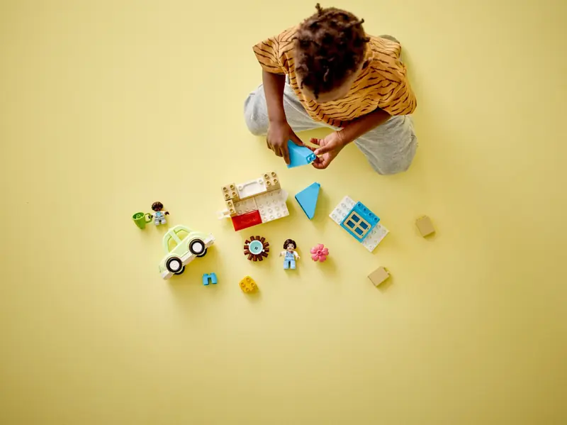 LEGO 10986 Dom rodzinny na kółkach zdjęcie 6
