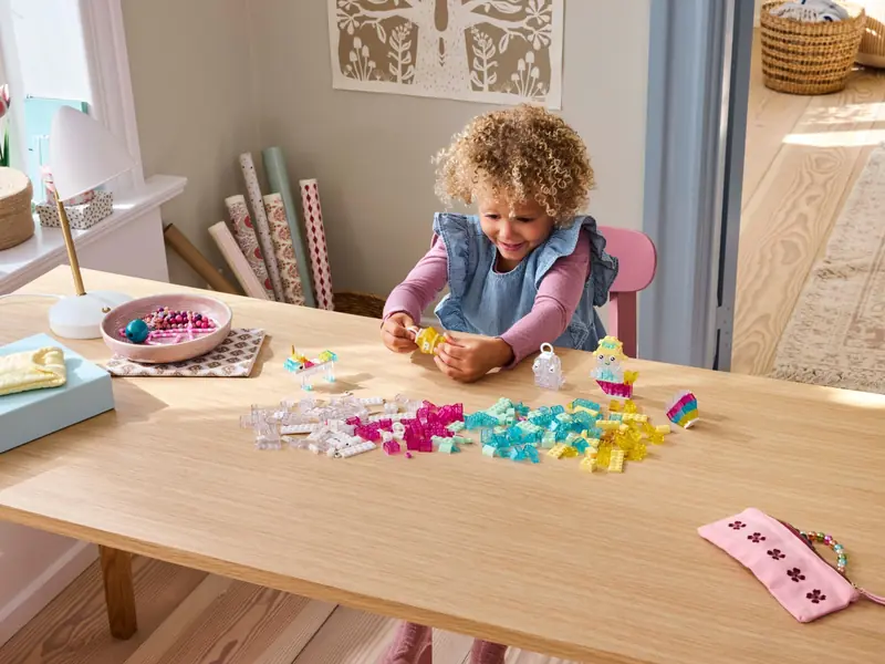 LEGO 11040 Magiczny zestaw z przezroczystymi klockami zdjęcie 4