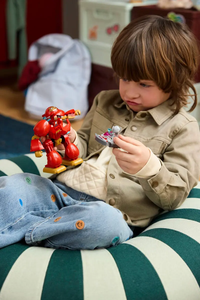 LEGO 11209 Ultron kontra Iron Man zdjęcie 11