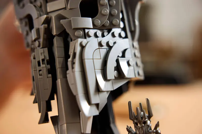 LEGO 11373 Władca pierścieni: Hełm Saurona zdjęcie 12