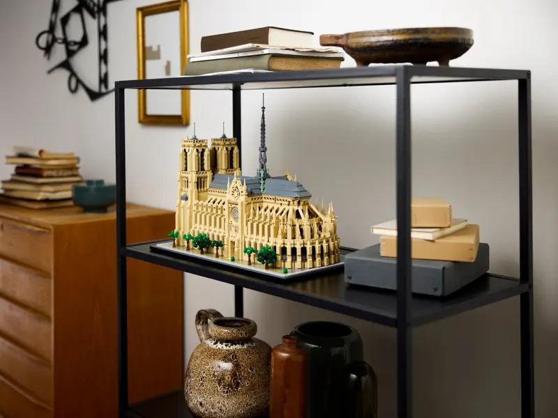 LEGO 21061 Notre-Dame w Paryżu zdjęcie 12