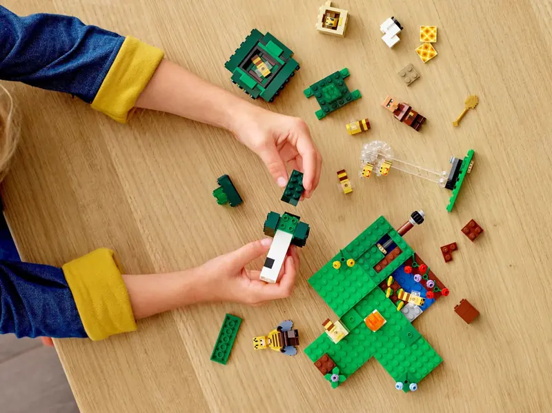 LEGO 21165 Pasieka zdjęcie 11